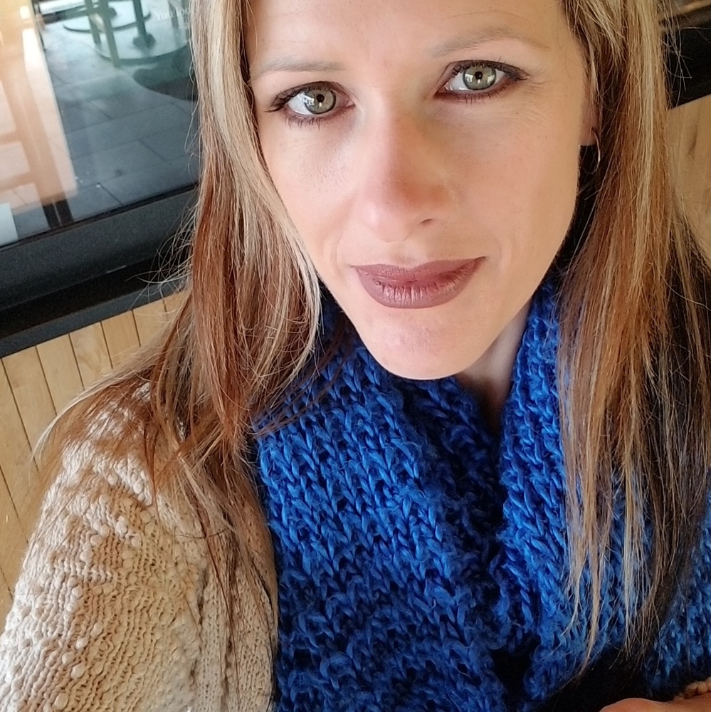 Meet your Posher, Cynthia